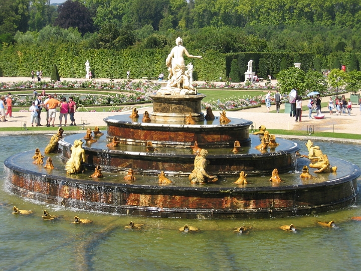 009 Versailles fountain.jpg